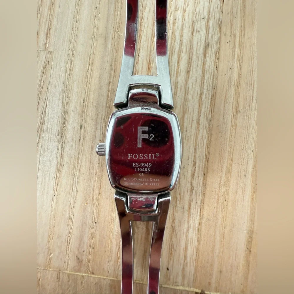 Fossil brand f2